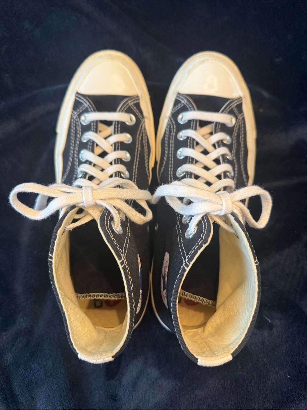 Converse Black and Cream High-Top Sneakers with Red Heart Logo W10/M8 - Picture 4 of 6